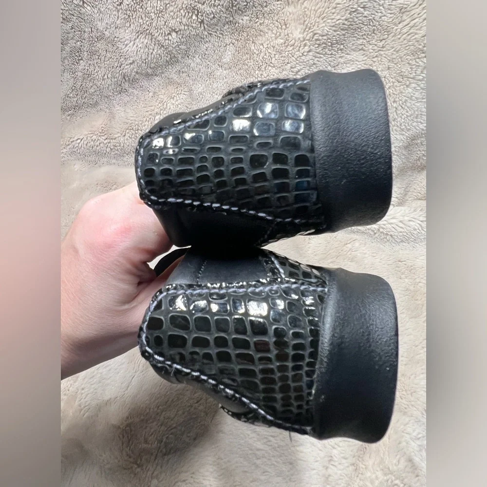Aetrex Comfort Slip On Black Shoes Size 7.5